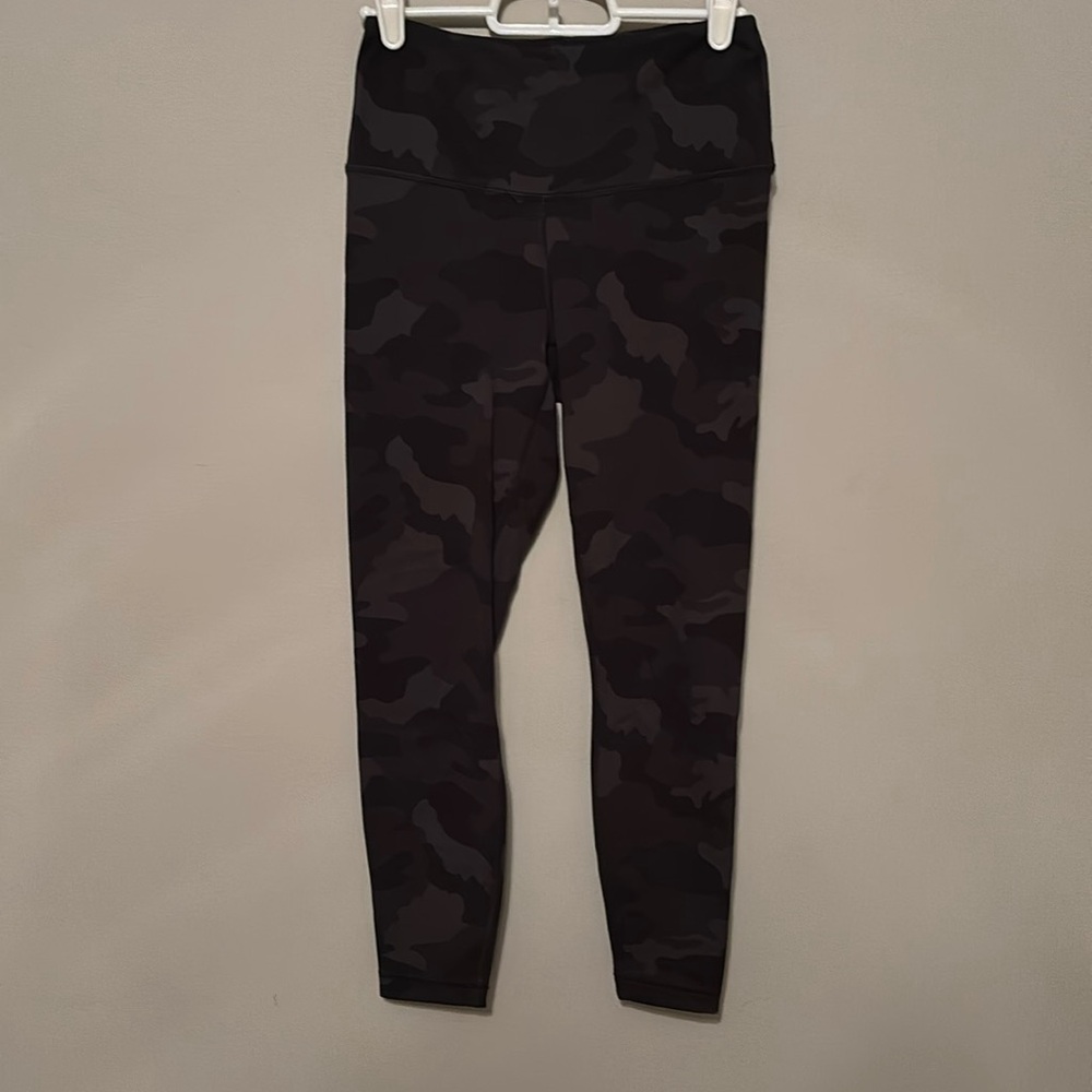 Black and grey high waisted camo leggings